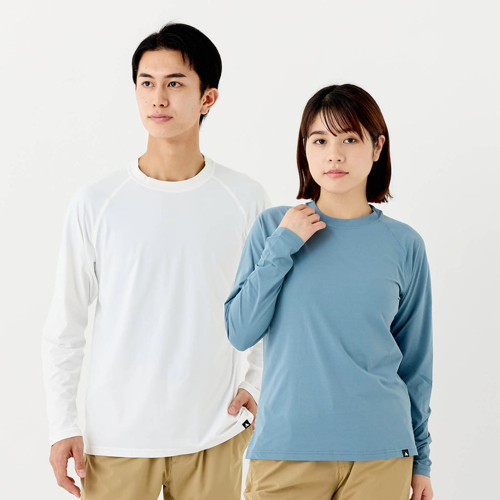 男性モデル：Mサイズ、女性モデル：XSサイズ着用