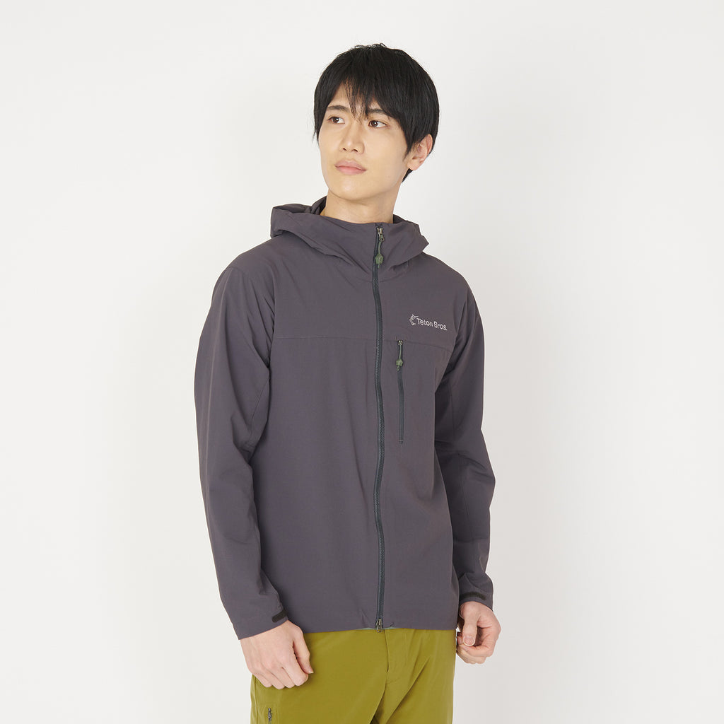 モデル 183cm　着用サイズ：M　着用カラー：ダークグレー