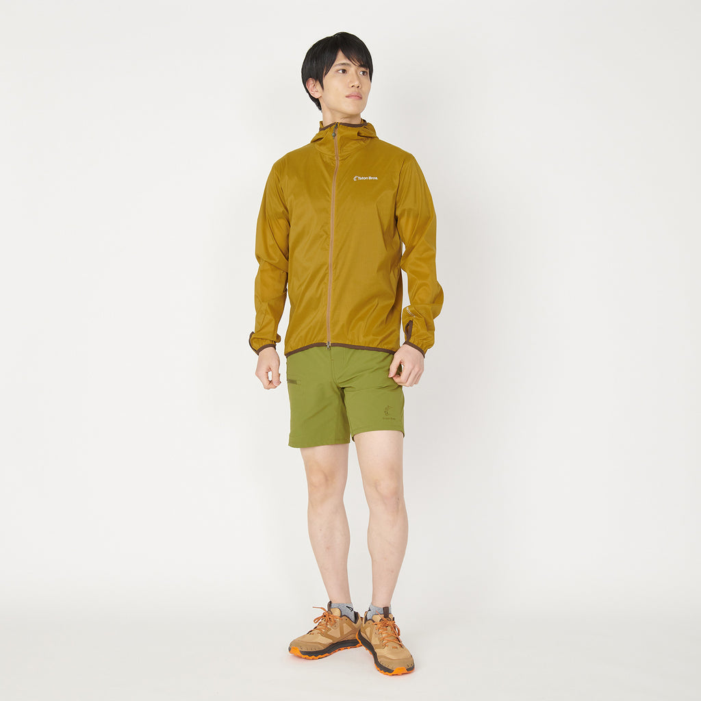 モデル 183cm　着用サイズ：M　着用カラー：ブラウン