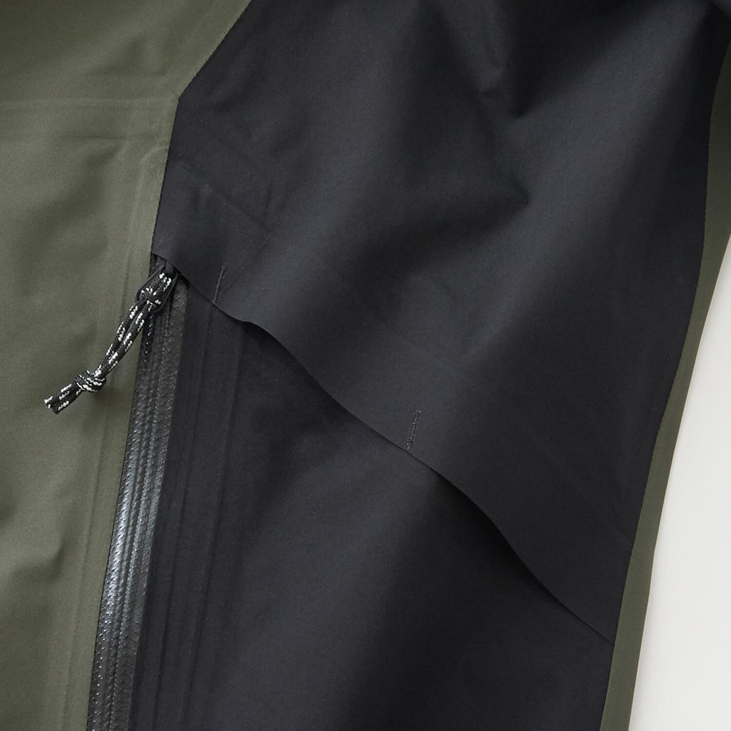 PeakPerformance（ピークパフォーマンス）/パックジャケット/ブラック×カーキ/MENS