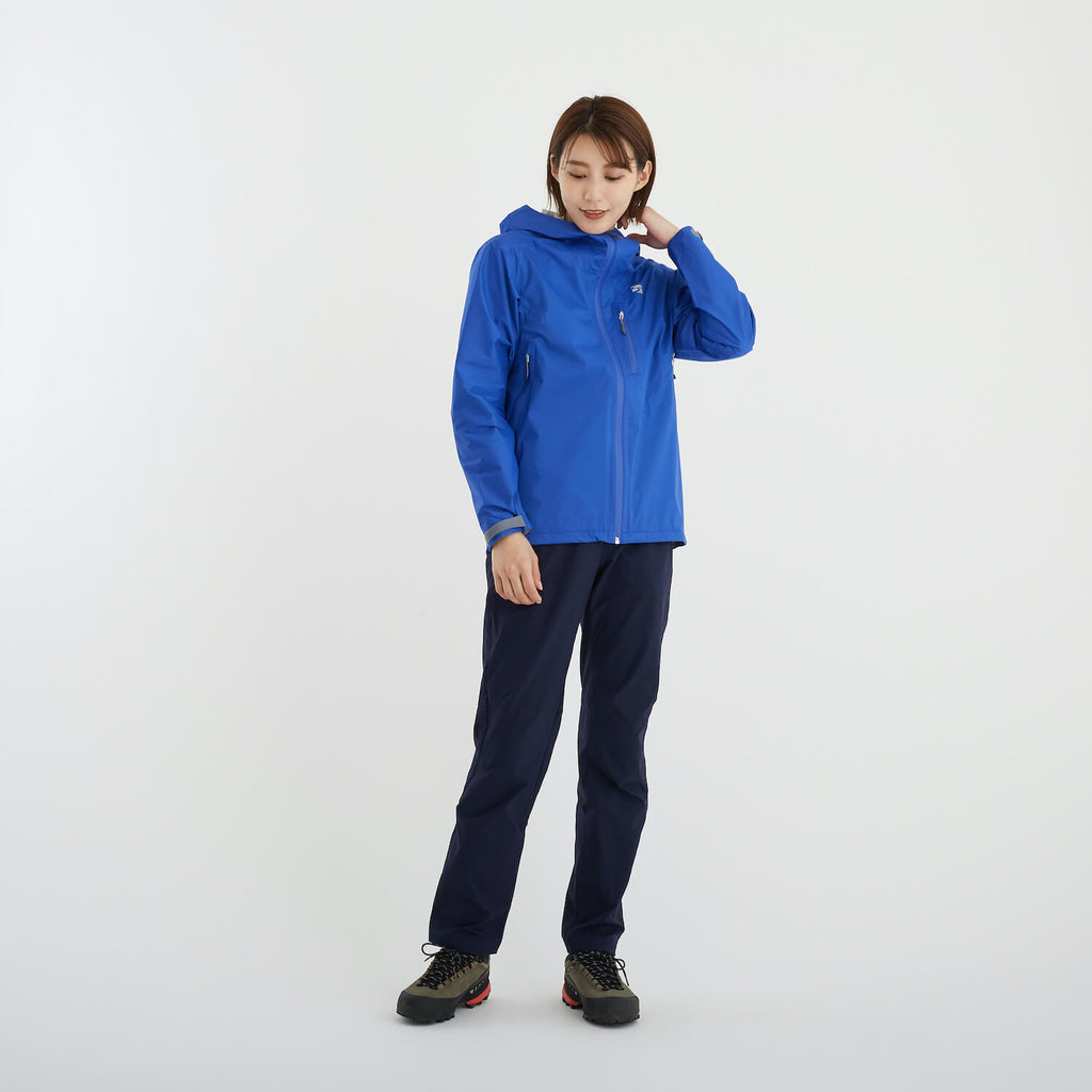 モデル 162cm　着用サイズ：M　着用カラー：ブルー