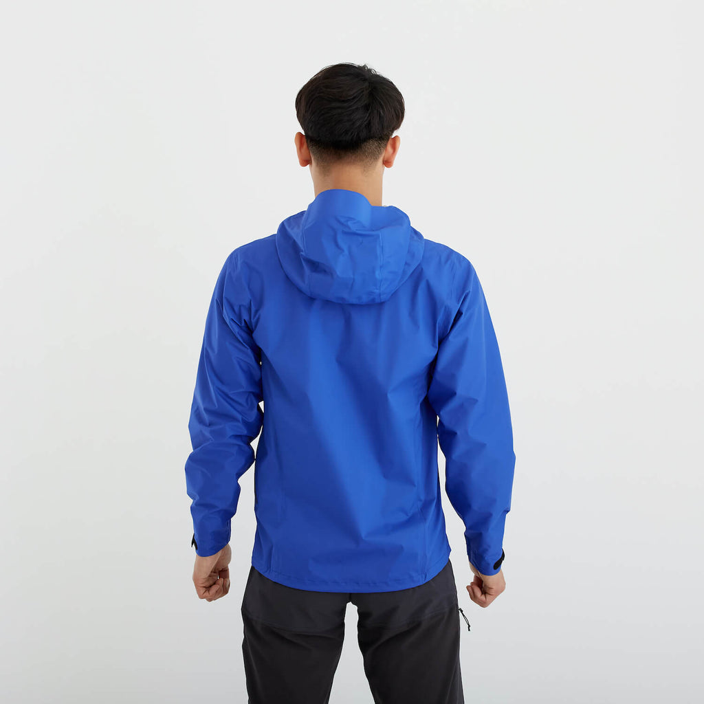 モデル 178cm　着用サイズ：M　着用カラー：ブルー