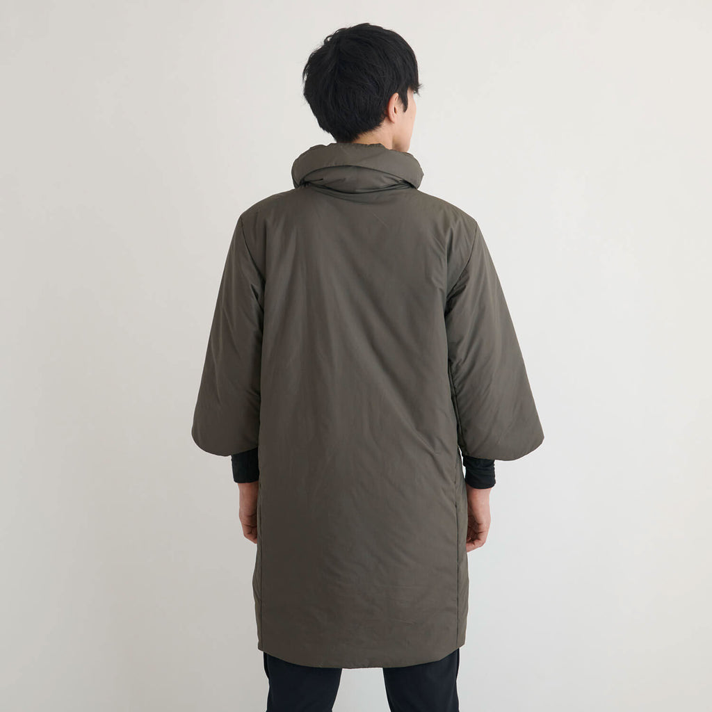 モデル 183cm　着用サイズ：L　着用カラー：カーキ
