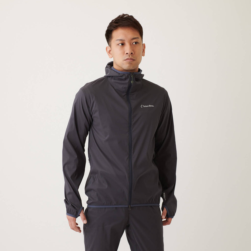 モデル 178cm　着用サイズ：M　着用カラー：ダークグレー