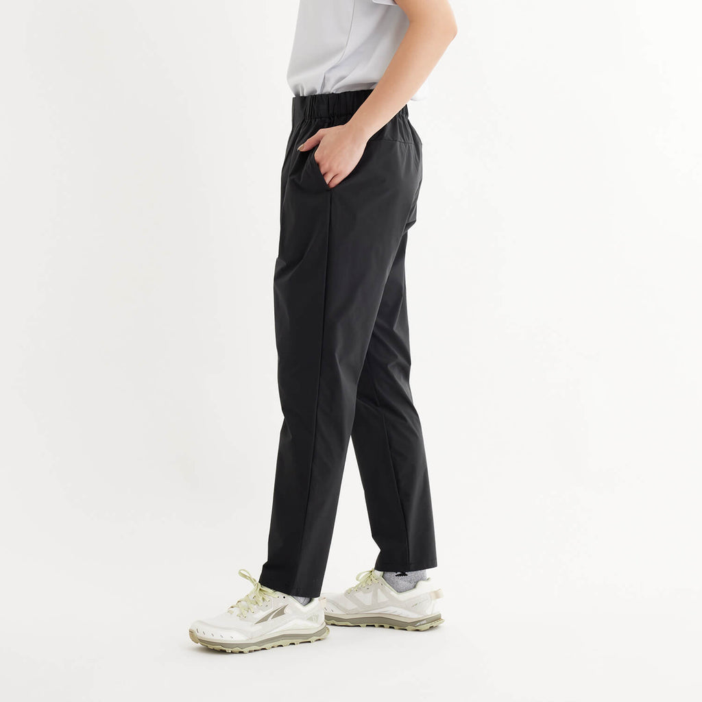 モデル 162cm　着用サイズ：M　着用カラー：ブラック